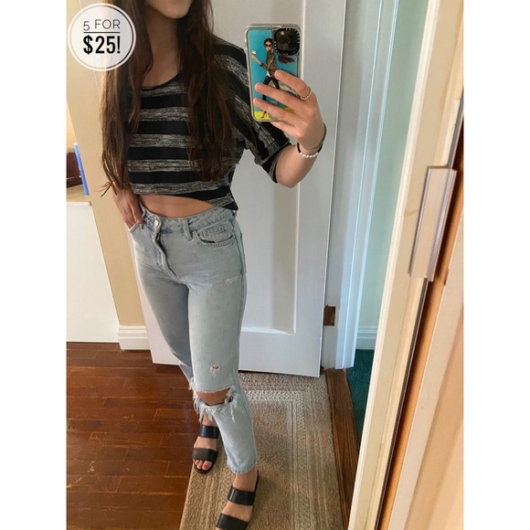 Tops - 5/$25✨ Black & Gray Striped Crop Top - Size S/M